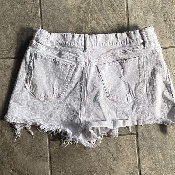 Loft White Jean Short - Picture 2 of 2
